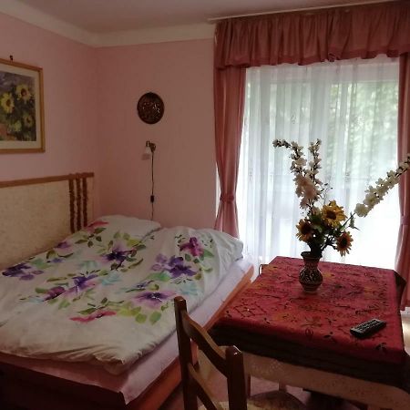 Gyoengyvirag Ueduelo - Mario Apartman Harkany Exterior photo